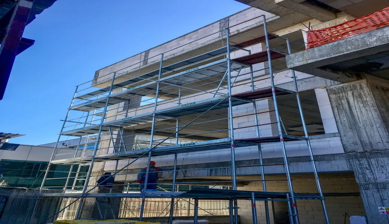 Proyecto Moderno Sayha Andamios